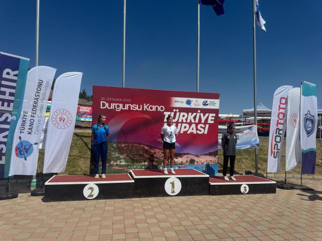 Elif Nur Durmazoğlu 200 metrede Birinci Oldu