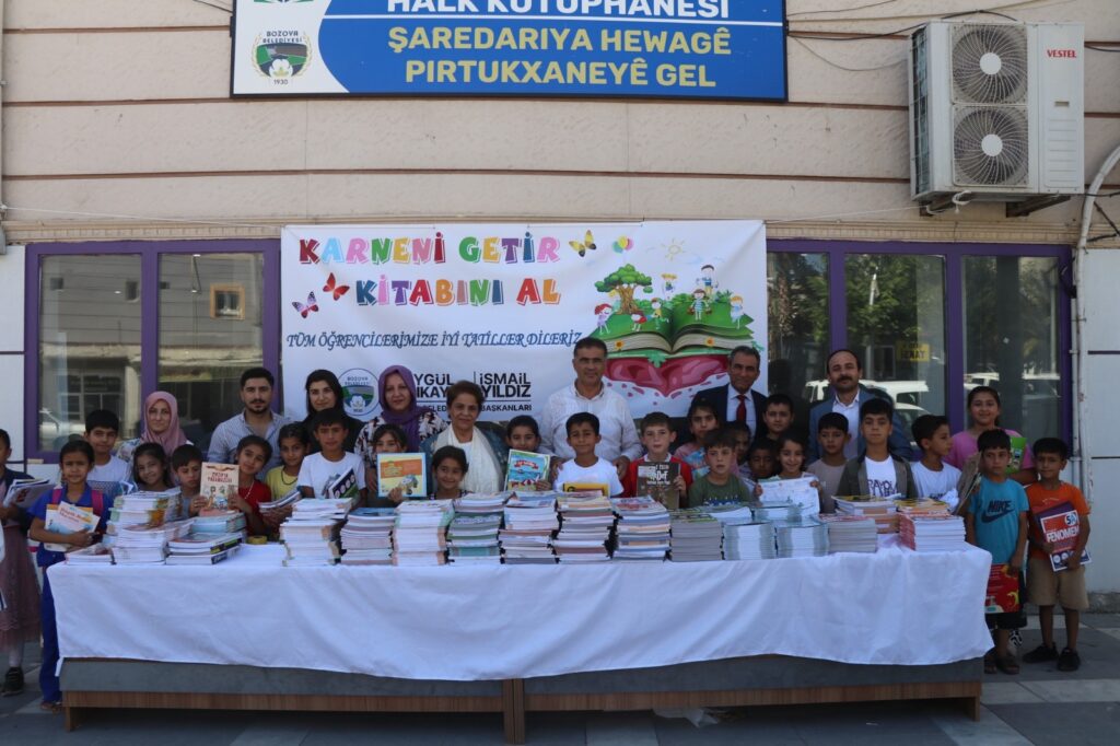 Bozova Belediye Eş Başkanları Eğitime Desteğini Sürdürüyor